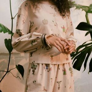 Meadows medieval long sleeve top and bottoms set